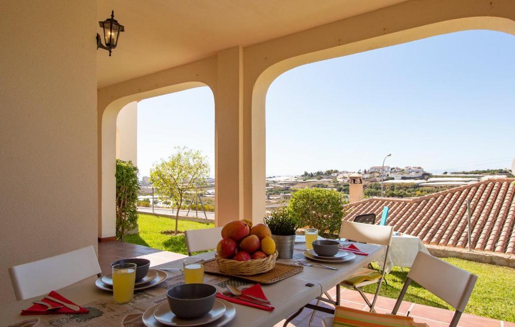 Apartment En Torrox: 2 Wifi Y Piscina